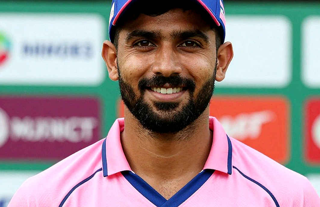 Six Overs and a Half of Ledger: The Two Fielding Decisions Inside India's 52/2