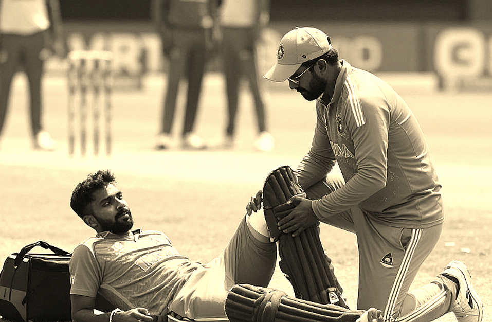 ৯৯.০০: যে বোলিং গড়টি ২-০ লিডের চেয়ে বেশি সত্য বলে